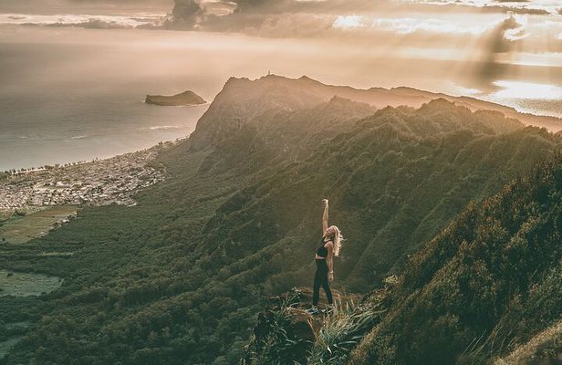 Oahu's iconic hikes - Kuliouou with photography