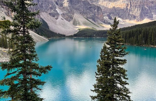 Calgary to Louise, Moraine, Emerald Lake and Johnston Canyon Tour