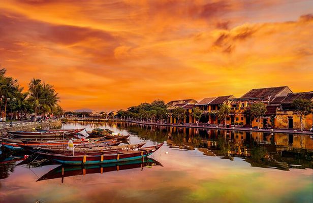 Hoi An old Town Walking with Temples and Boat Ride Private Tour