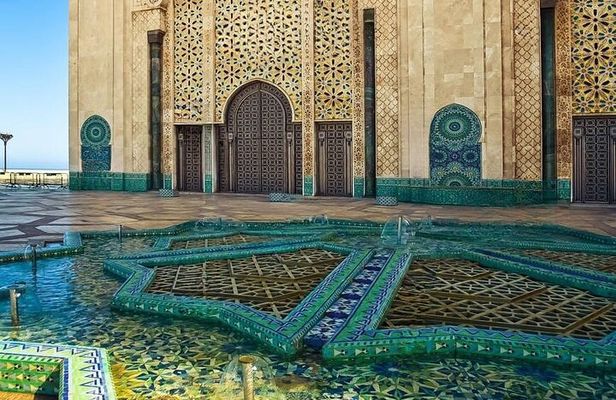 Casablanca Highlights Tour: From Royal Palaces to Rick’s Café
