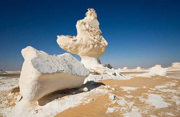2 Day tour to the White Desert and Bahariya Oasis from Cairo