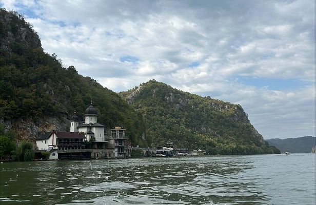 Golubac Fortress and Iron Gates Gorge with Boat Ride