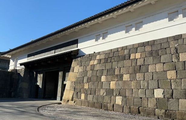 Tokyo Imperial Palace with Kagurazaka Alley Tour