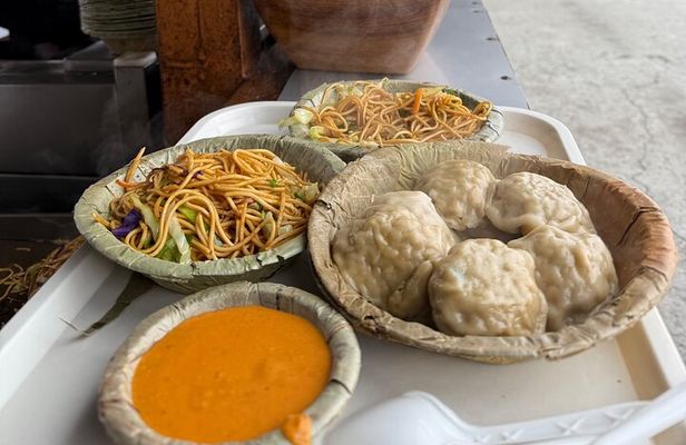 Kathmandu Rickshaw Food & Drink and Shopping Tour