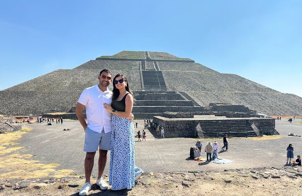 Teotihuacan Tour with Cave Restaurant, Tlatelolco & Basilica