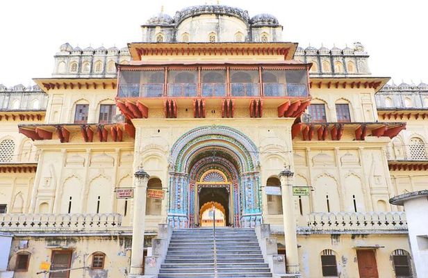 Ayodhya Private Tour & VIP Darshan -Special support for Seniors 