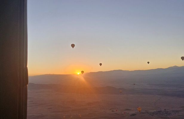Marrakesh balloon in small group with breakfast