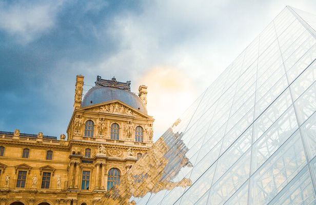 Louvre Art and Mysteries: Guided Experience for 6-people Max