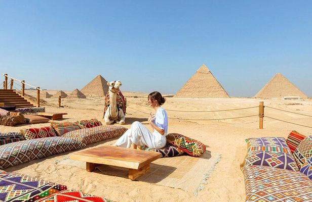 Giza Pyramids & Sphinx Tour with Lunch at 9 Pyramids Lounge