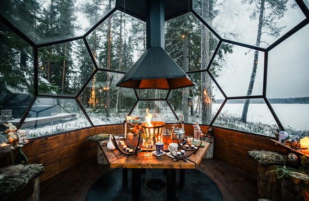Northern Lights dinner in a Glass Igloo