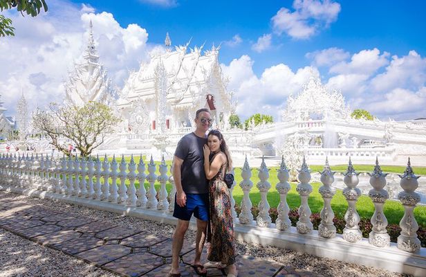 Chiang Rai White Blue Red Temples with Hot Spring from Chaing Mai