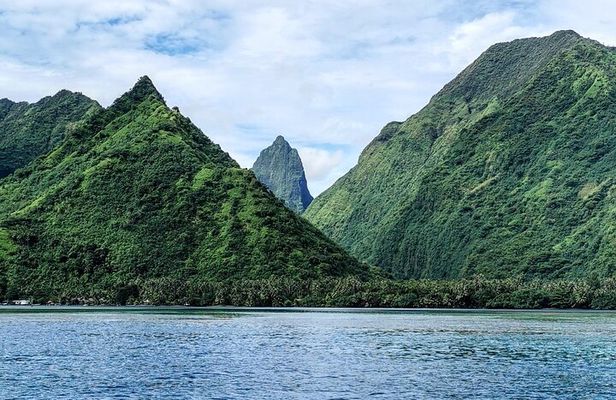 Discovery of the Tahiti Teahupo'o Jurassic Tour peninsula