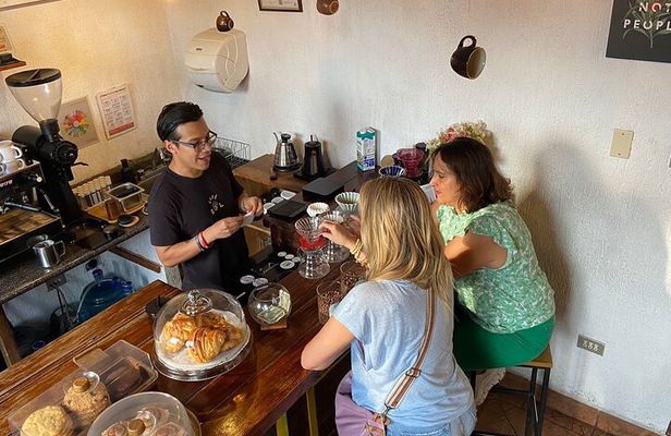 Coffee crawling and breakfast tour in Antigua