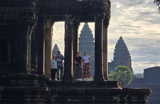 2 Days Tour in Siem Reap including Lunch, Dinner & Apsara Show