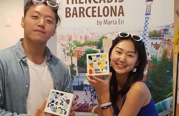 Gaudí-inspired Mosaic Workshop next to Park Güell