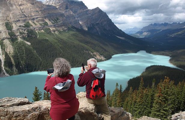 Canadian Rockies Golden Hour Tour | Lunch Included
