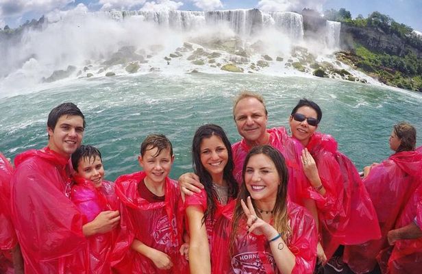 Niagara Falls Afternoon Tour with Skip the Line Cruise