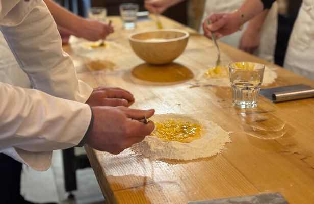 Florence: Pasta & Tiramisu Cooking Class with lots of Good Wine