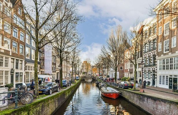 Anne Frank Walking Tour Amsterdam