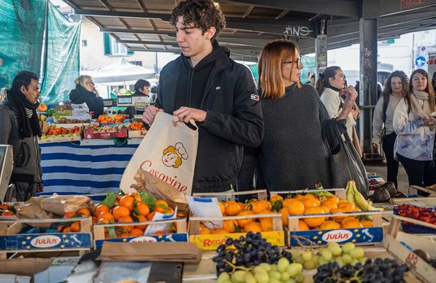 Modena Walking Tour & Traditional Cooking Class with Wine