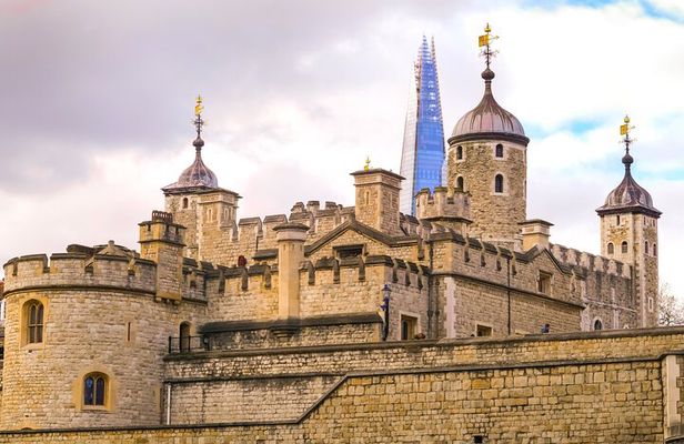 Exclusive Beefeater Meet & Greet at the Tower of London 