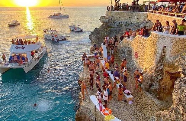 Bamboo Rafting and Rick's Café Experience from Montego Bay