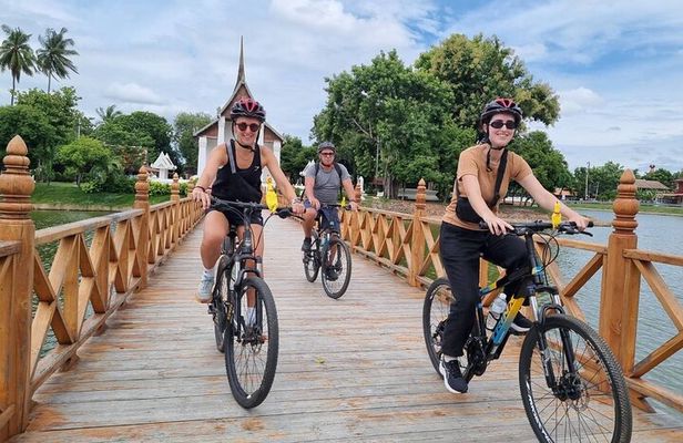 Full-Day Historical Park and Countryside Tour in Sukhothai