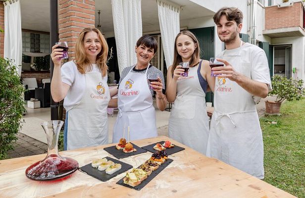 Aperitivo & Bruschetta Class in a Local Home in Spoleto
