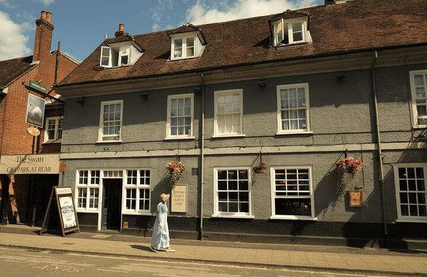 Alton to Chawton Walking Tour in the Footsteps of Jane Austen
