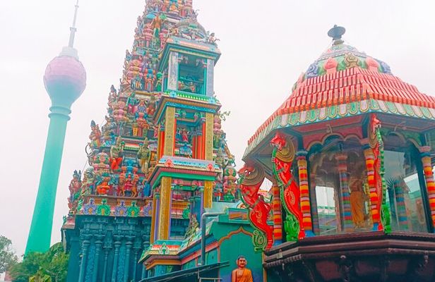 Colombo City Fly in a Private Tuk Tuk (Inclusion of all prices)