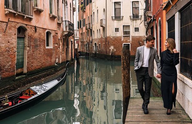 Venice Private Photoshoot - Walk,Pose,Repeat!