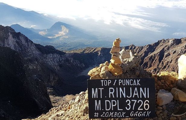 Mount Rinjani 4 Days and 3 Nights Summit Lake and Hot Spring