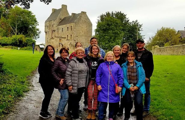 From Edinburgh: 1-day Outlander Tour - attractions included