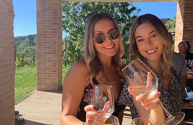 Full Day Prosecco Wine Tasting at Two Wineries from Venice