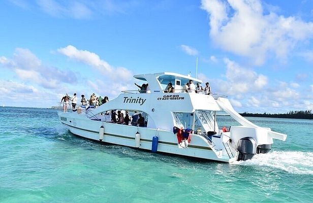 Catamaran Trinity Party And Private Beach Busing