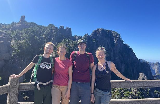 3 Days Shanghai Huangshan Private Tour by High Speed Train with Accommodation