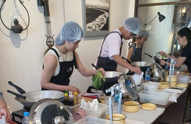 Phuketian Cooking Class With Market Tour