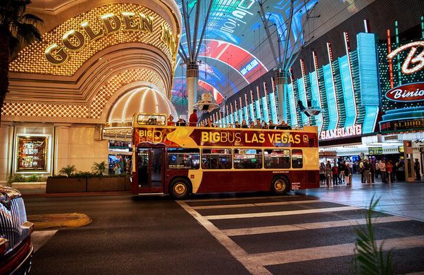 Las Vegas: After Dark Night Tour by Open-top Bus with Free Drink