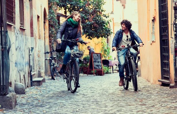  Electric Bike Tour of City Centre with Gelato Highlights of Rome