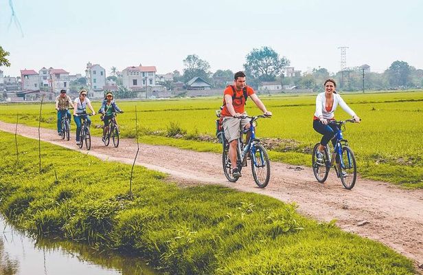 Deluxe Hanoi Tour, Ancient Villages, Pottery Class, Train Street
