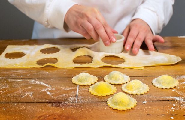 Gourmet Pasta Class in Washington D.C. (Includes 3-Course Meal)