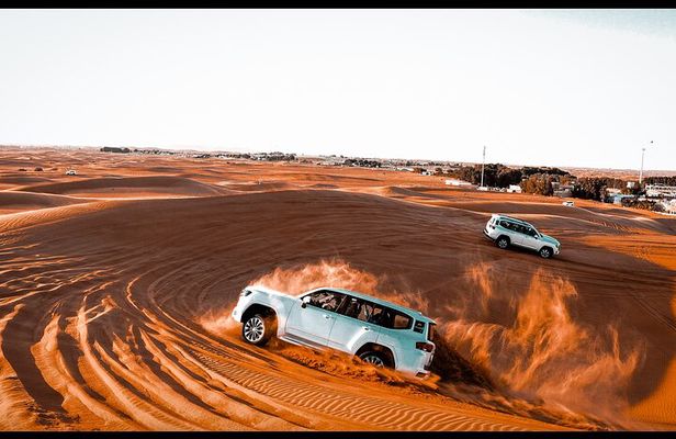 Dubai :- Premium Evening Desert Safari, BBQ & Live Shows