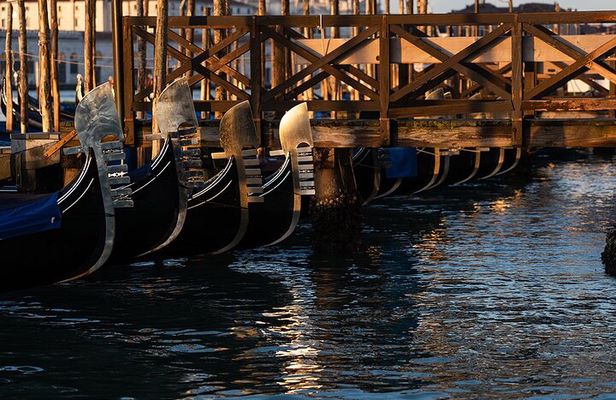 Hidden Venice Photo Tour with your phone!