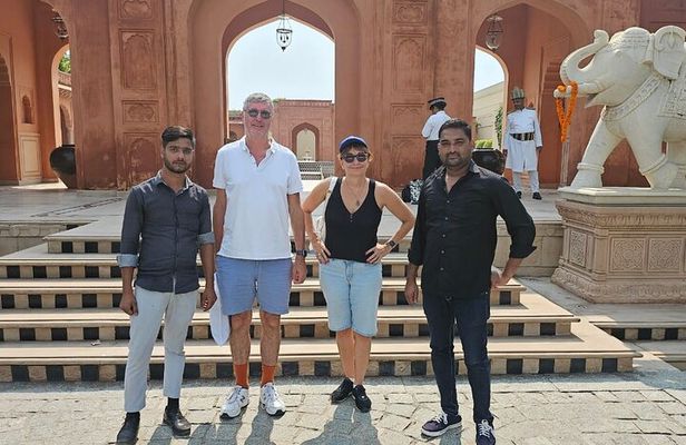 Taj Mahal skip the line - Shopping Tour