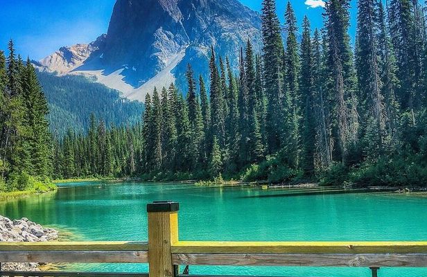 Lake Louise Moraine Lake Day Trip from Banff Calgary Canmore