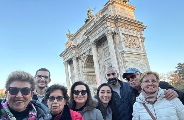 Milan Brera District and Moscova Walking Tour with Local Guide