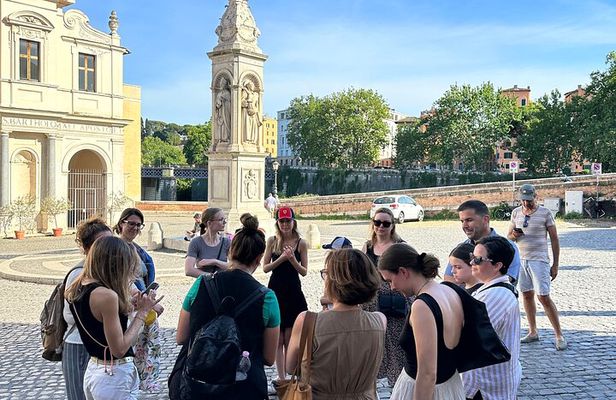 Play and Explore Rome Guided Treasure Hunt with Prizes