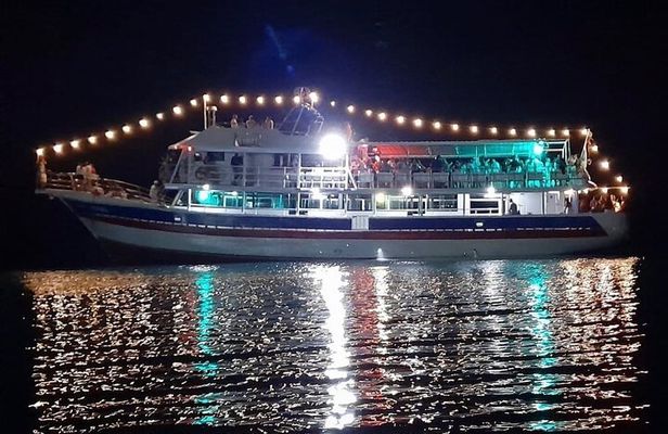 San Andres Bay Yacht Rumba Tour with Bar Libre