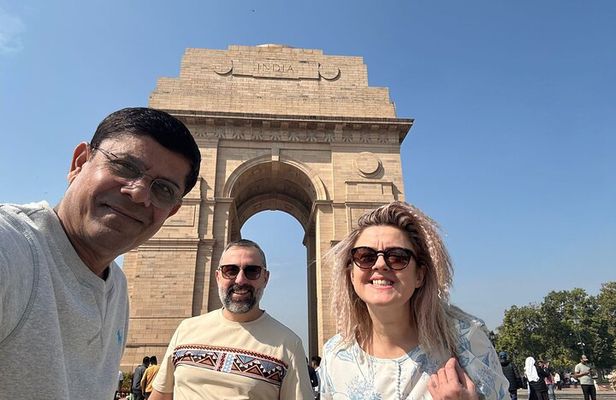 Full Day Old and New Delhi Tour By Car Tuktuk