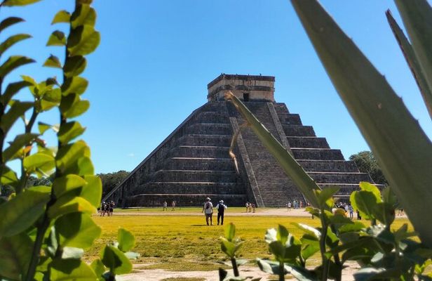 Adventure in Chichen Itza, Cenote Ik'Kil and Valladolid